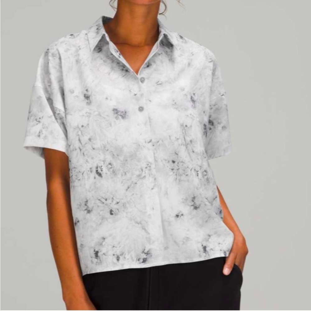 lululemon athletica Gray Marble Short Sleeve Top